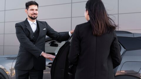 How Hiring a Limousine For Business Class Travel Can Enhance Your Corporate Image
