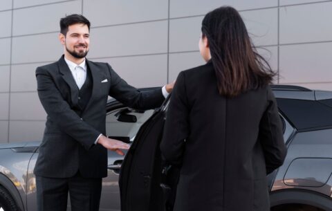 How Hiring a Limousine For Business Class Travel Can Enhance Your Corporate Image