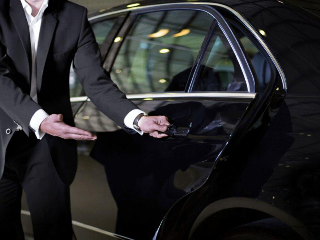 Vacation or Business? Choosing the Right Chauffeur Service for Your Sydney Trip